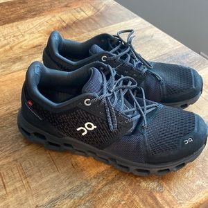 On cloud running shoe